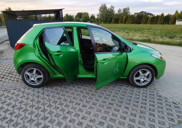 Mazda 2 cena 13900 przebieg: 104618, rok produkcji 2009 z Rzeszów małe 137